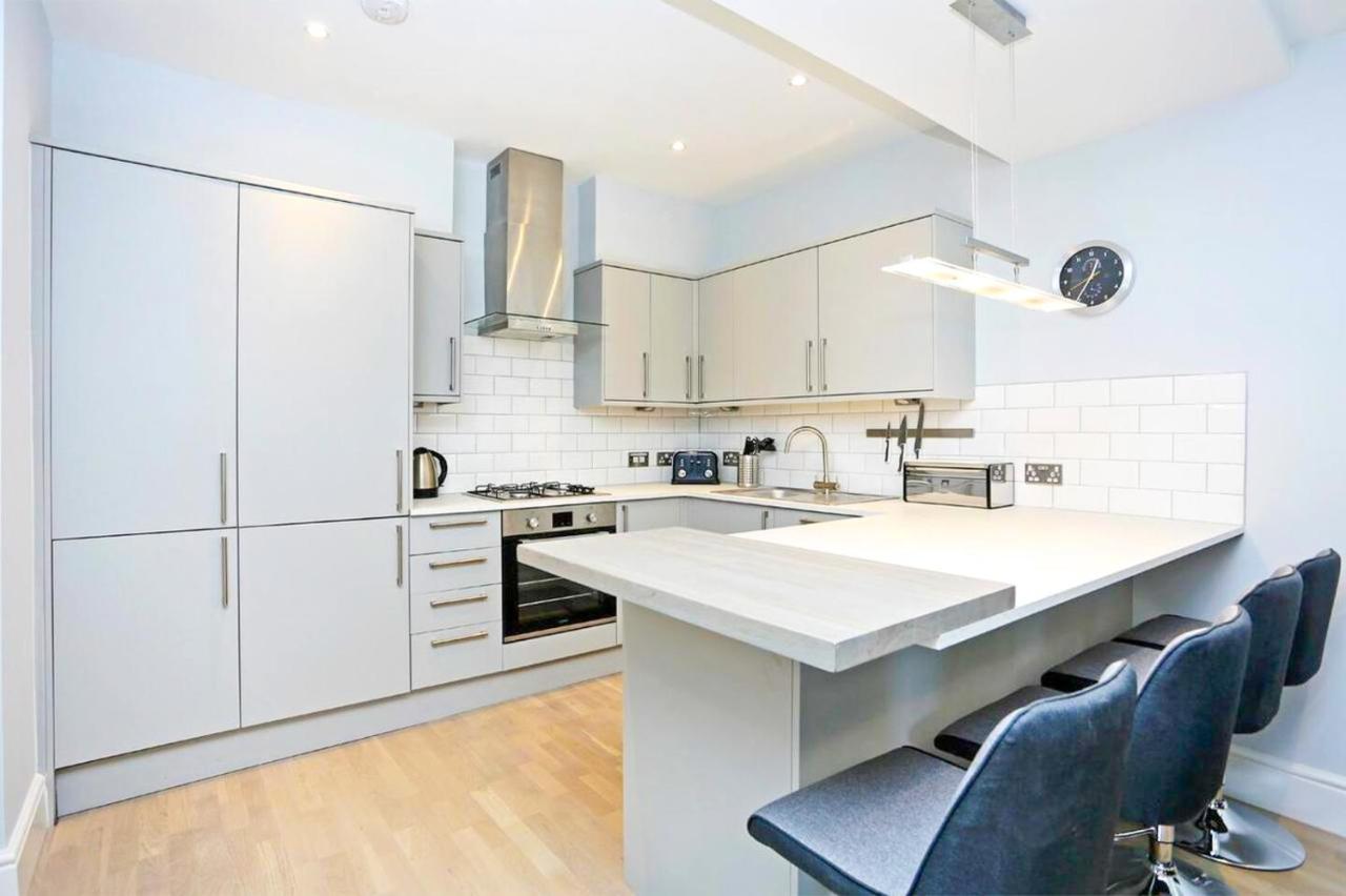 Ultra Modern, Stylish Apartment Next To Princes St เอดินบะระ ภายนอก รูปภาพ